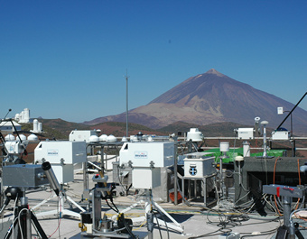 Terrace of the Izaa Observatory (IZO) during a spectral UV instrument intercomparion