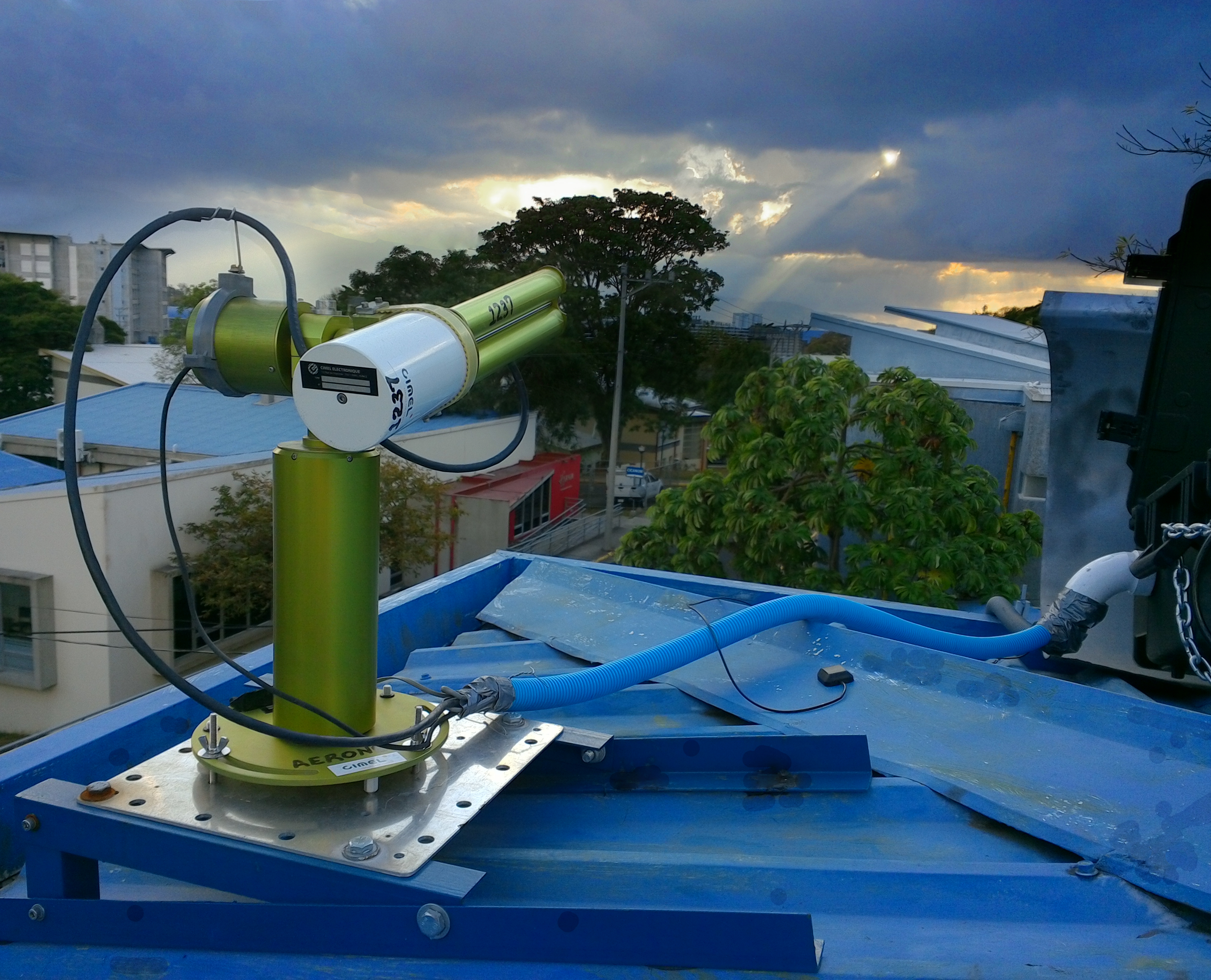 Cimel Model T installed on the roof of the Gaslab at the Universidad de Costa Rica.