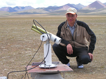 view of sunphotometer with Shichang Khag.