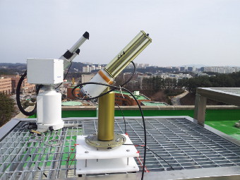 A view of the sun photometer at work.